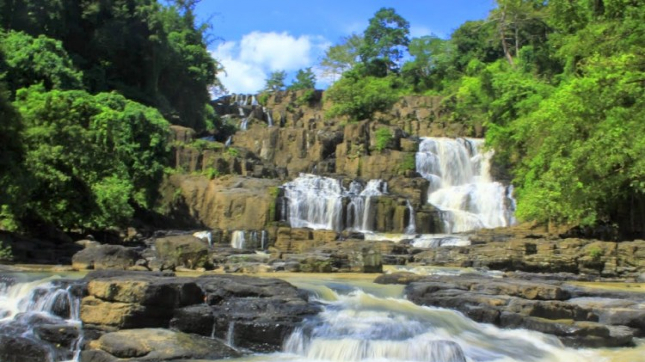 Air Terjun Parangloe
